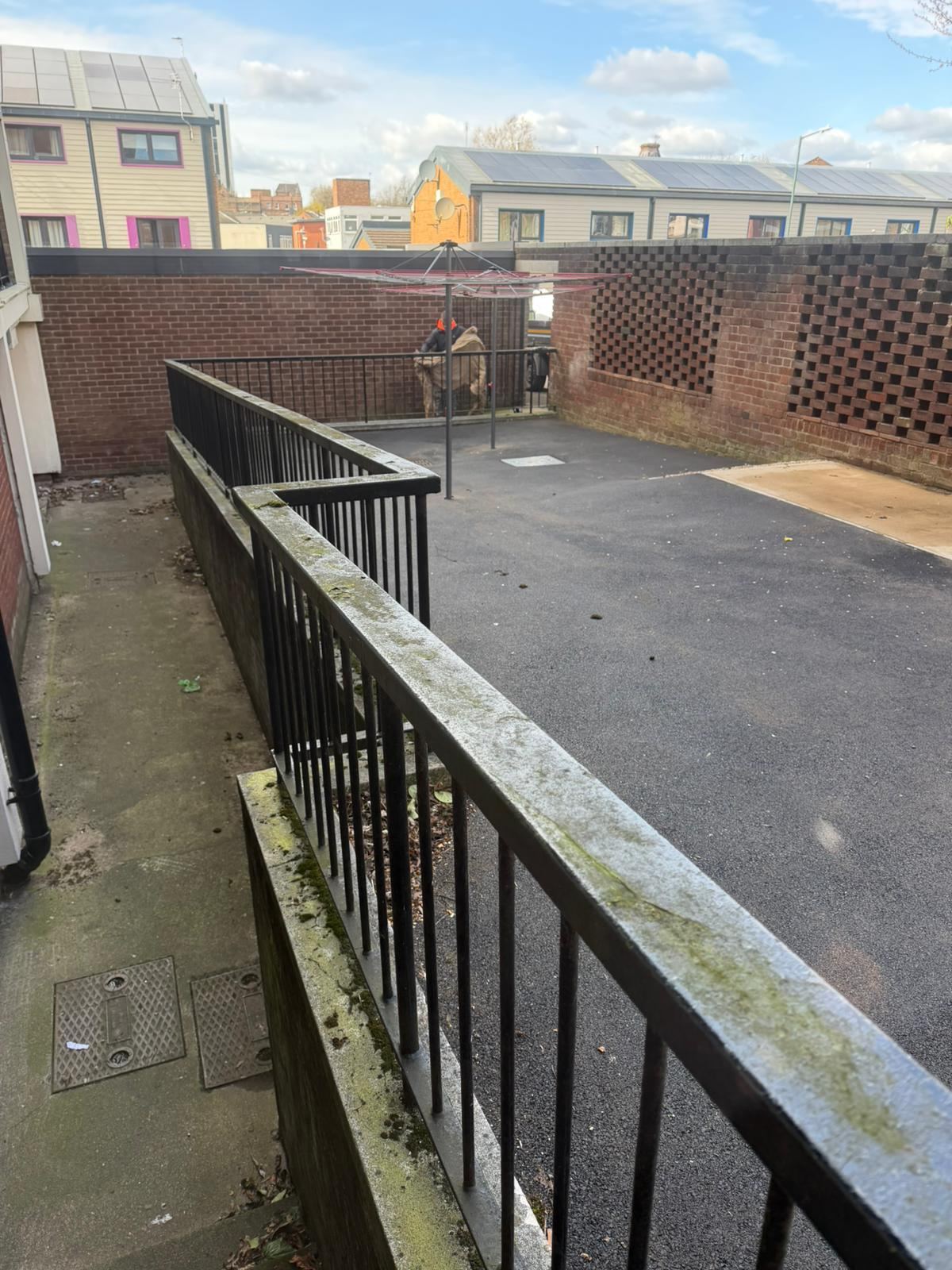 Tarmac courtyard and ramp resurfacing