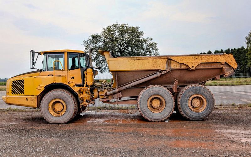 Large articulated dumper for bulk earthmoving and muck shifting (illustrative stock photo)